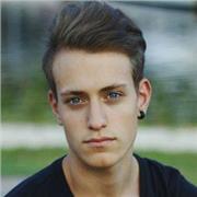 Studente di medicina offre lezione di chimica e di tedesco